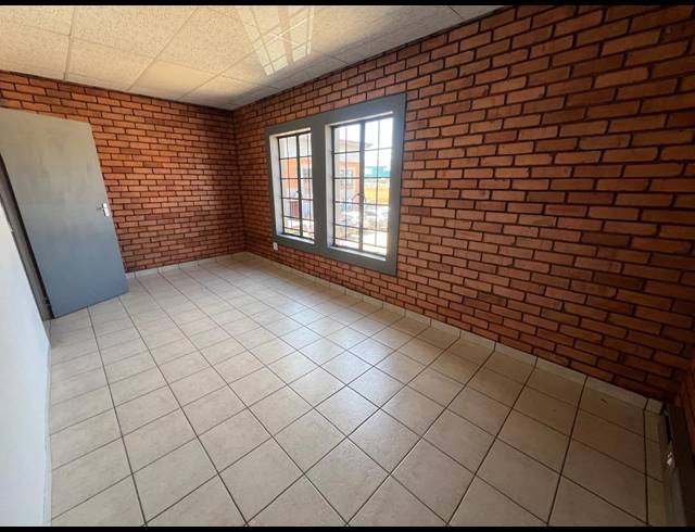 266M² WAREHOUSE TO LET IN HENNOPSPARK
